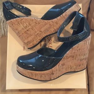 Kork-Ease "Gloria" Wedges Grey Patent  Size 9